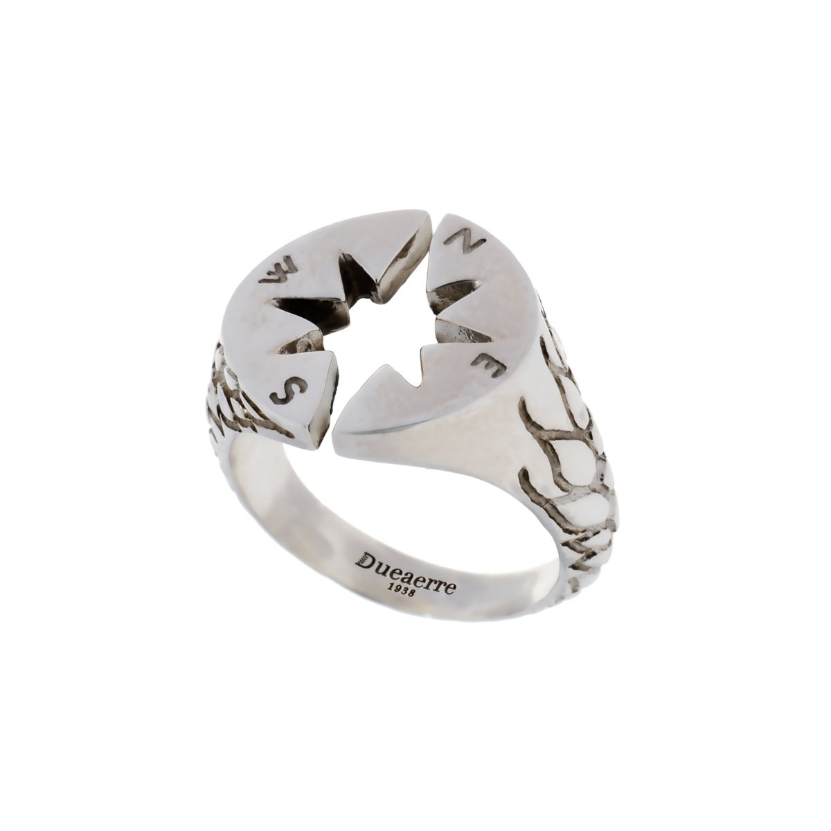 Anello chevalier bussola mini realizzato in argento 925 dal brand dueaerre 1938